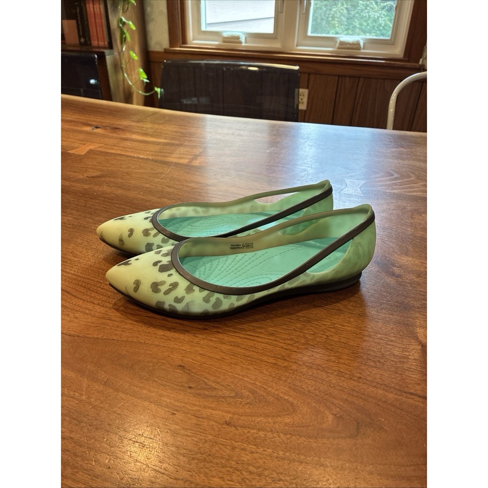 CROCS Womens Rio Ballet Flat Faded Leopard Pointed Toe Slip On Size 8 EUC